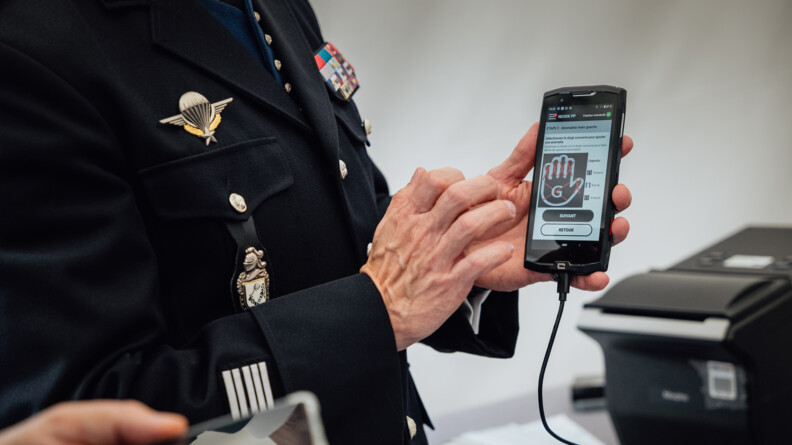 Présentation de NéoDK par un colonel de gendarmerie.