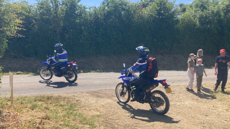 Motocyclistes de la gendarmerie.