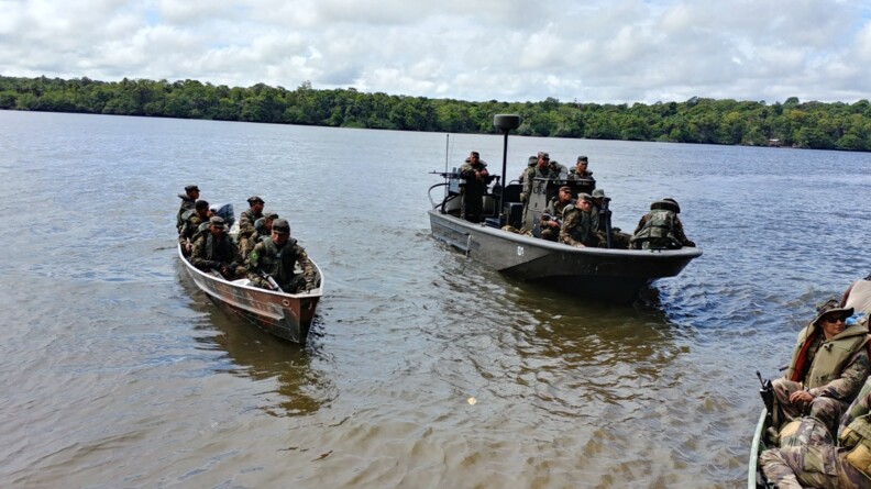 Forces françaises et brésiliennes engagées dans le cadre d'une opération Jararaca.