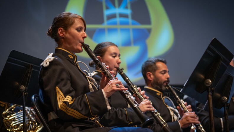 Musiciens de la Musique de la Gendarmerie mobile lors du concert au théâtre Claude Debussy de Maisons-Alfort.