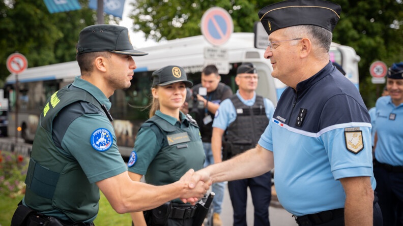 Le DGGN échange avec des membres de la Guardia Civile